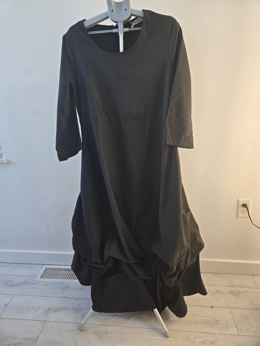 Very Unique Black Midi Balloon-Hem Dress with Scoop Neck